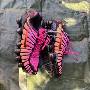 Nike 7 1/2 Women's Shox Pinksicle/ Total Orange Running Shoes